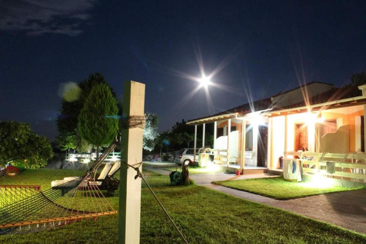 Aura Guest House Kinira Exterior foto